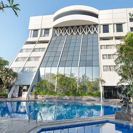 Lux Tychi Hotel Маланг Екстериор снимка