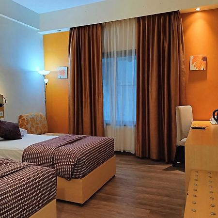 Lux Tychi Hotel Маланг Екстериор снимка