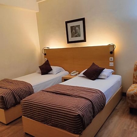 Lux Tychi Hotel Маланг Екстериор снимка
