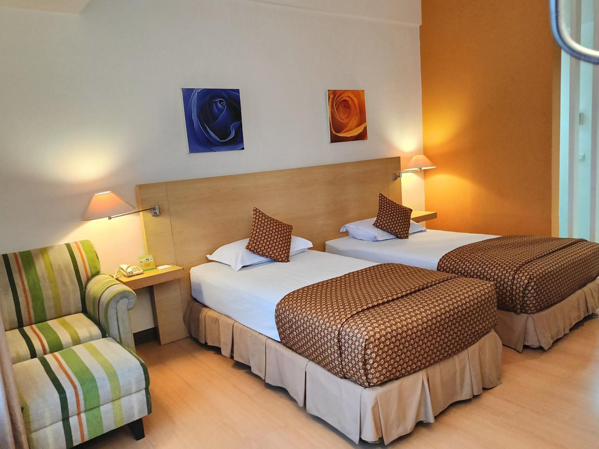 Lux Tychi Hotel Маланг Екстериор снимка
