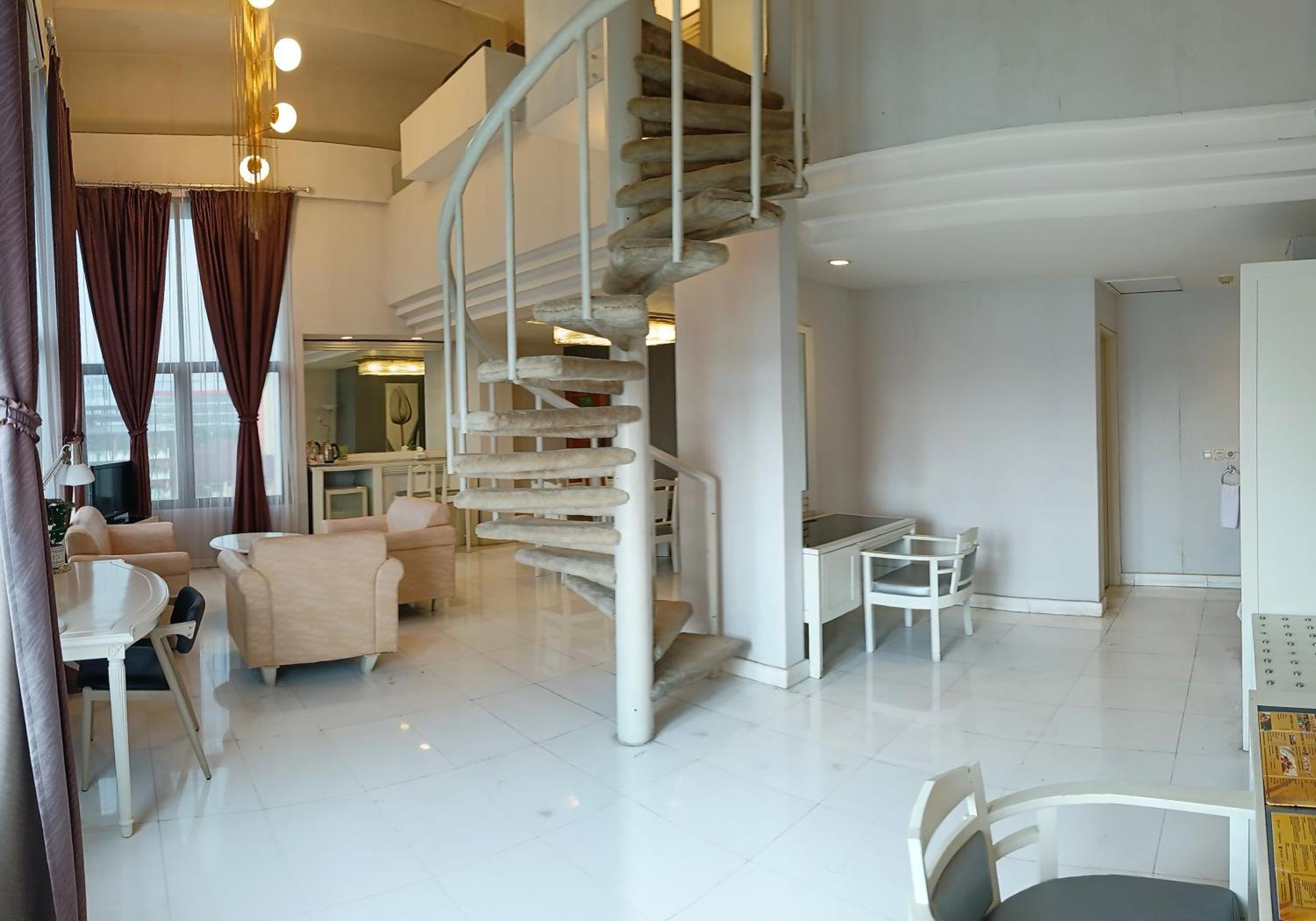 Lux Tychi Hotel Маланг Екстериор снимка