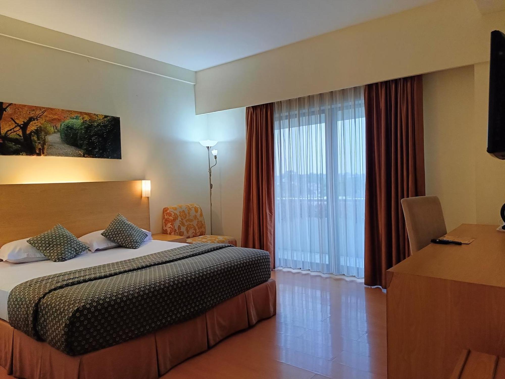 Lux Tychi Hotel Маланг Екстериор снимка